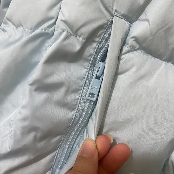 Prada Re-Nylon Cropped Convertible Puffer Jacket - Picture 6 of 12